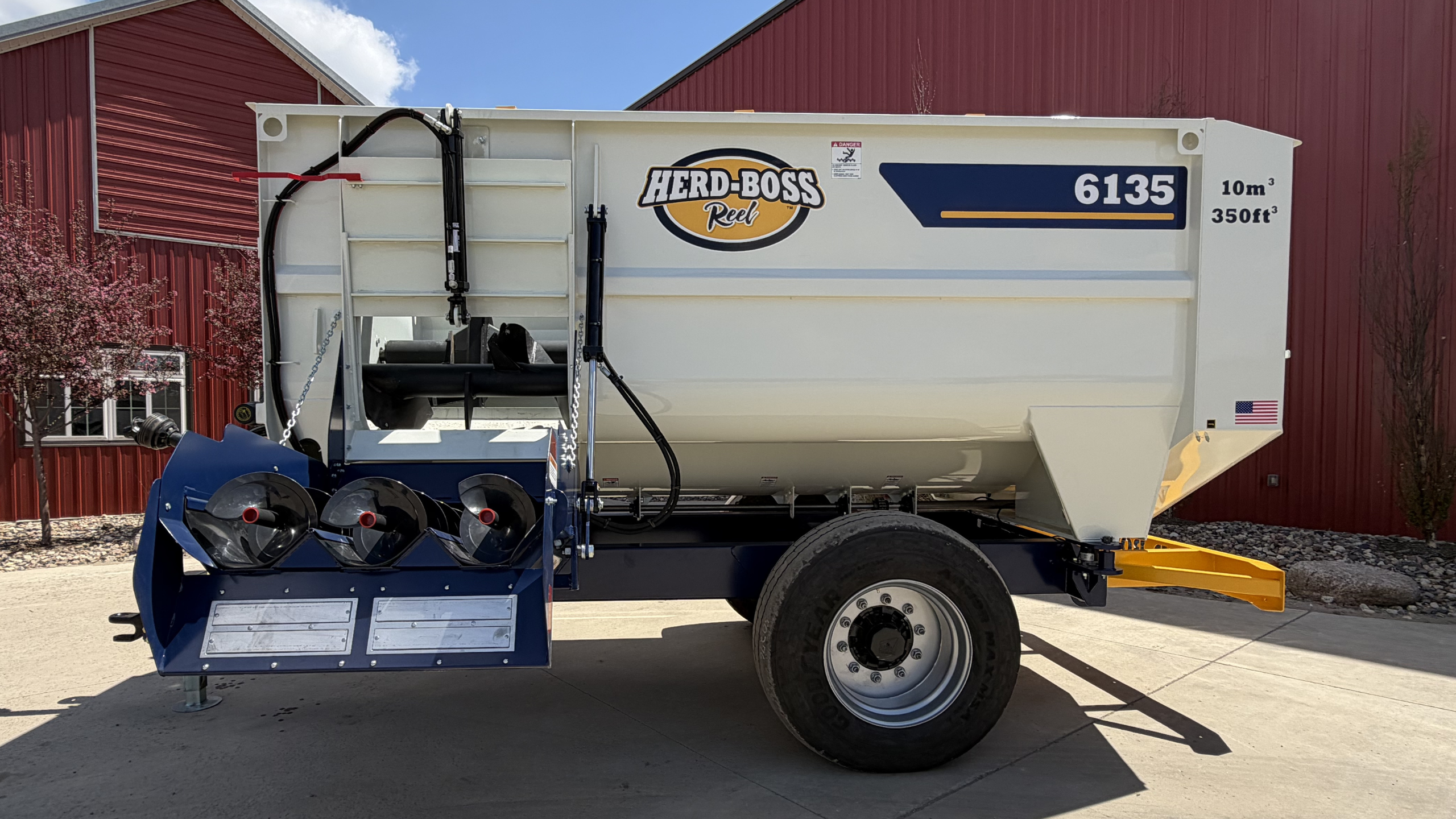 Herd-Boss 6135 Reel Mixer Trailer